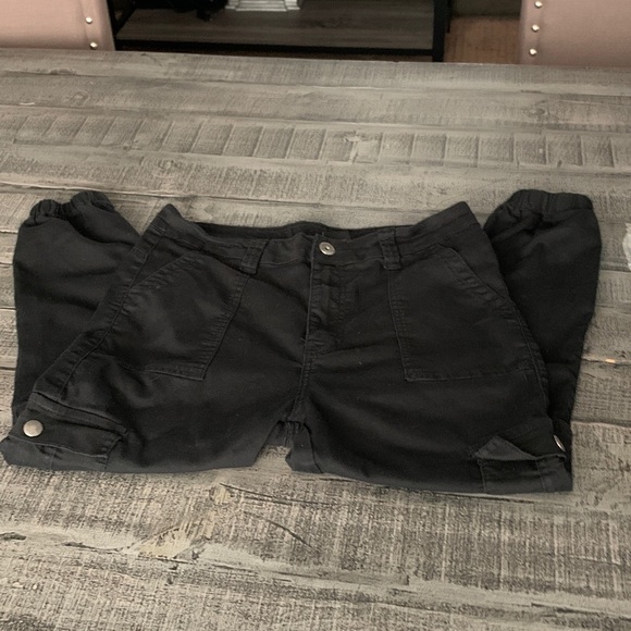 Women’s Black Casual Jogger/Capri Pants, stretchy size 12, Preloved - Picture 2 of 5